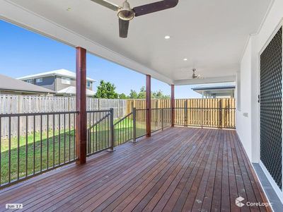 5 Apple Berry Avenue, Coomera