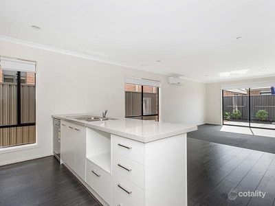 30 Jupiter Crescent, Cranbourne West