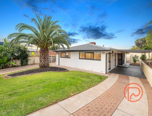 Stunning Family Home With Pool!