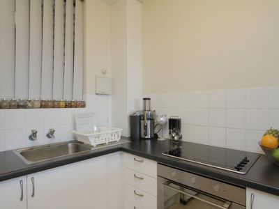 13 / 6 Hampton St , Burswood
