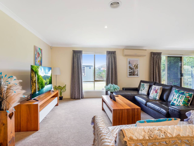 7 Burrumbeet Court, Manor Lakes
