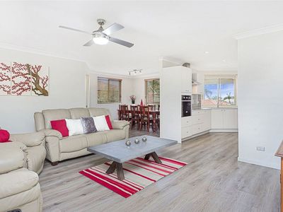 8 Downes Drive, Albion Park