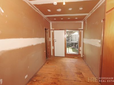 7 Tena Avenue, Horsham