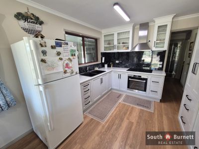 2 HUSTONS Road, Wondai