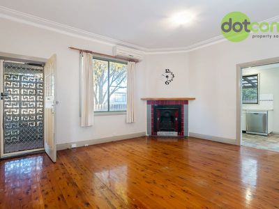 11 Valencia Street, Mayfield