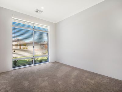 10 St Anthony Avenue, Quinns Rocks