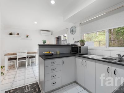 18 / 27 Rain Tree Glen, Coombabah