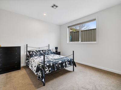 4 Crowther Place, Curtin