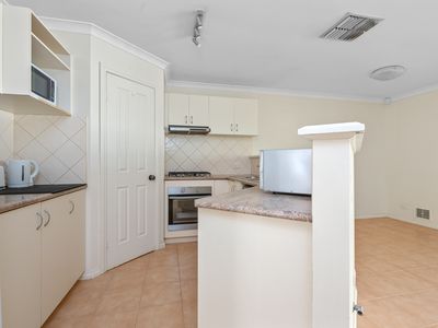 6 / 10 Great Eastern Highway, Somerville