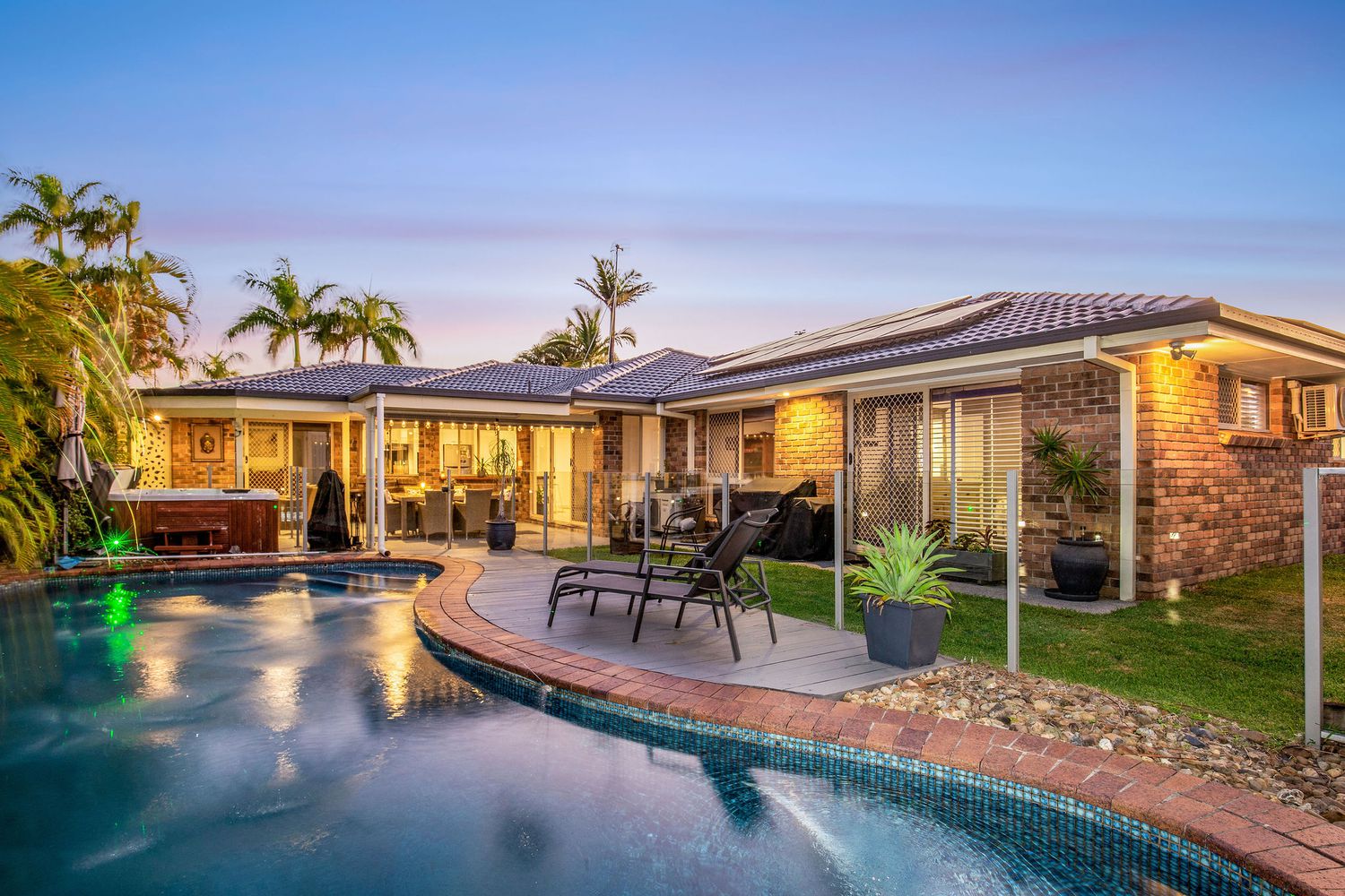 4 Pottery Row, Runaway Bay Wisdom Realty