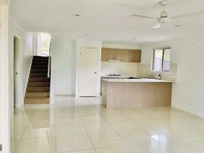 10 Rise Circuit, Pacific Pines