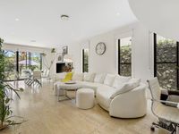 59 Theatre Drive, Benowa