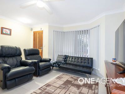 13 Honeysuckle Pl, Forest Lake