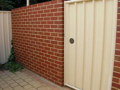 3 / 4 Forster Street, Lathlain