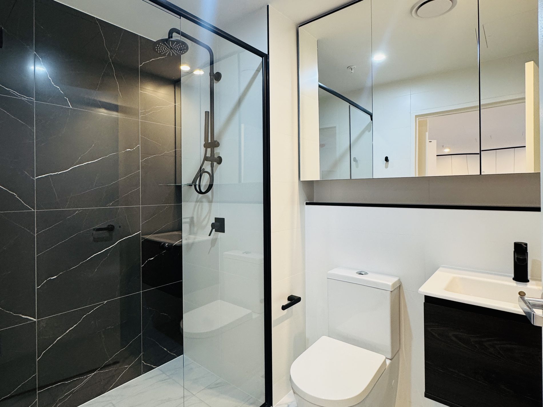 407 / 2B Appleroth Street, Melrose Park