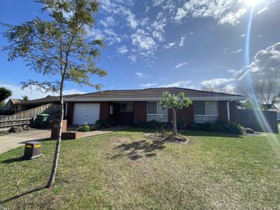 1 / 25 Tweed Court, Werribee