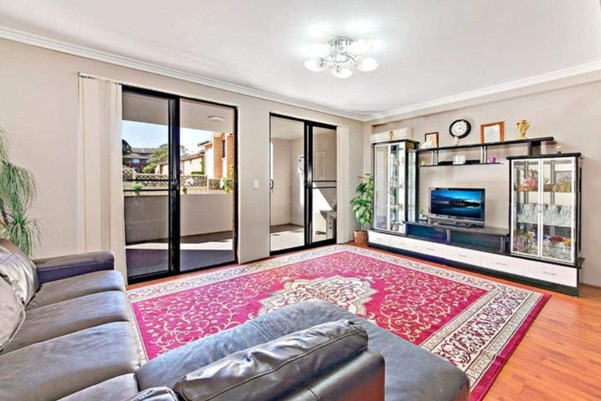 47 Henley Road, Homebush West