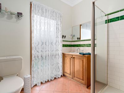 12 Woodlands Drive, Somerville