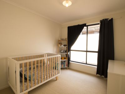 2 / 3 Emery Court, Wodonga