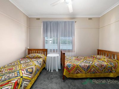 74 Lakeside Avenue, Mount Beauty