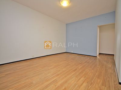 2 / 5 Colin Street, Lakemba