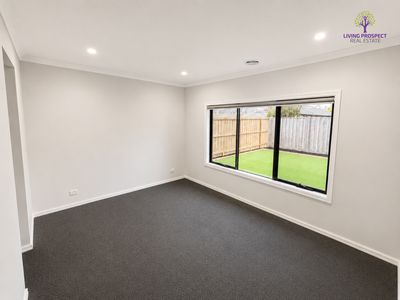 44 Yellowbox Drive, Point Cook