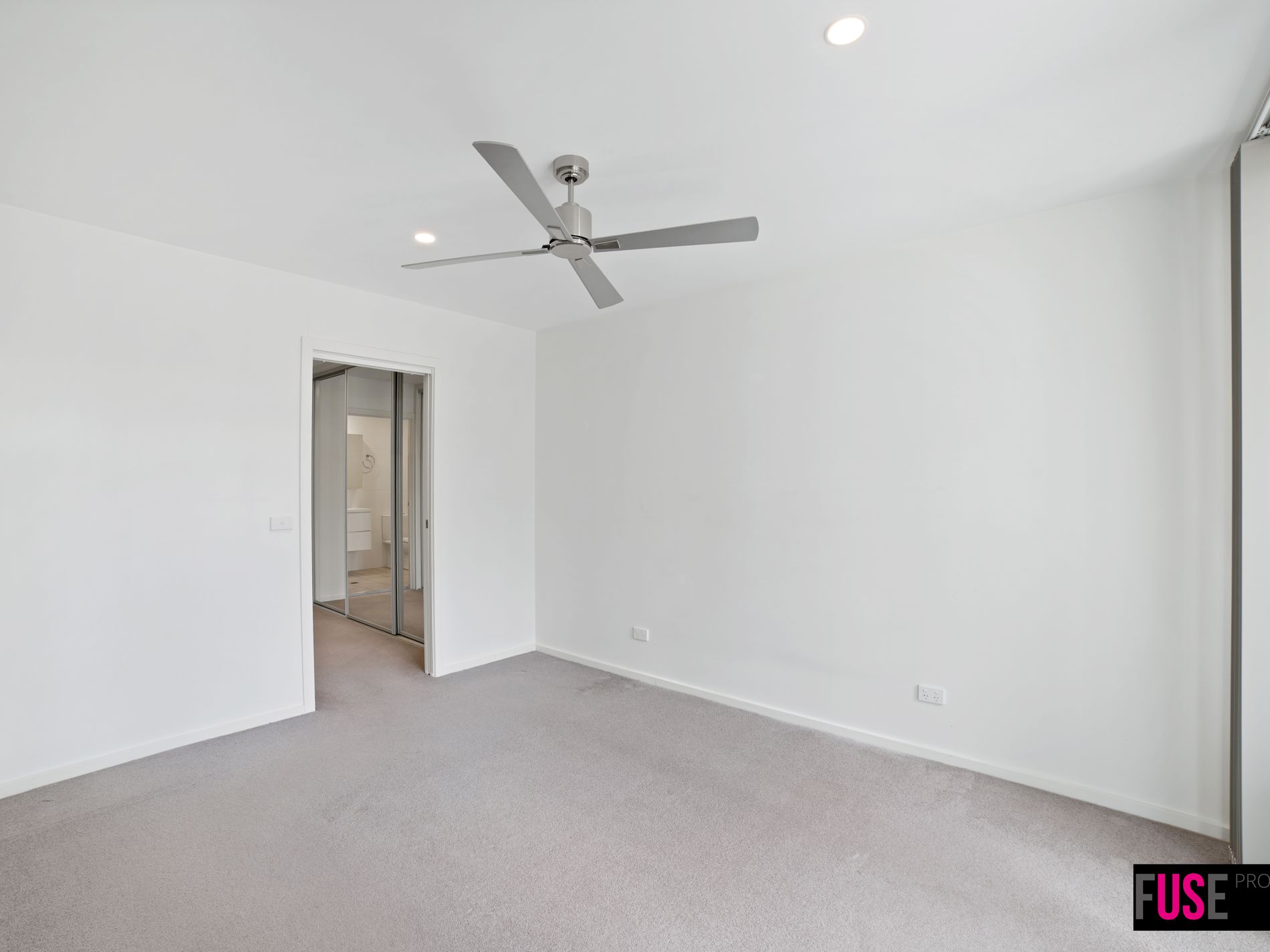 11 / 111 Canberra Avenue, Griffith