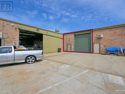 4 / 10 Crompton Road, Rockingham