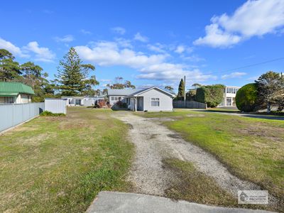 99 Old Bass Highway, Wynyard