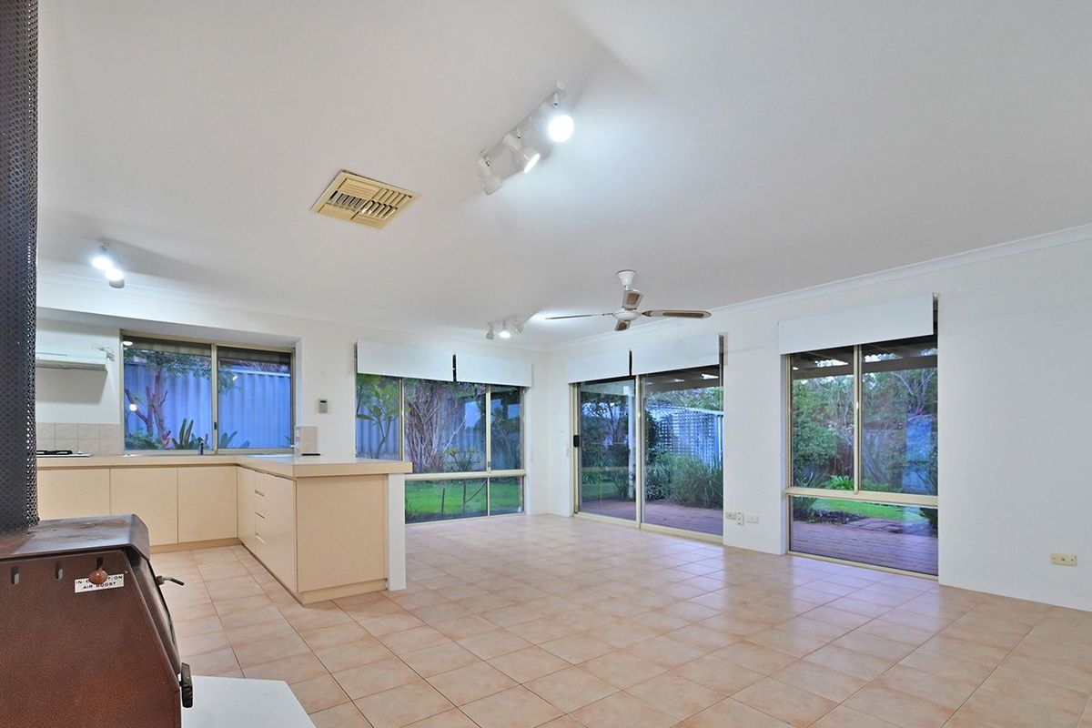 21 Muirfield Way, Joondalup