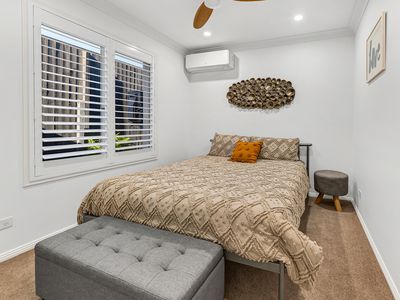 1 / 28 Armani Avenue, Pimpama