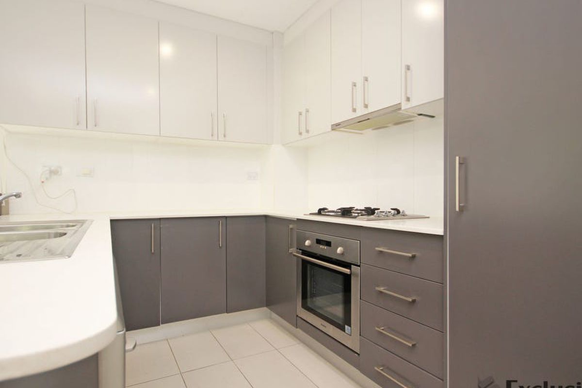 8 / 40-42 Henley Road, Homebush West