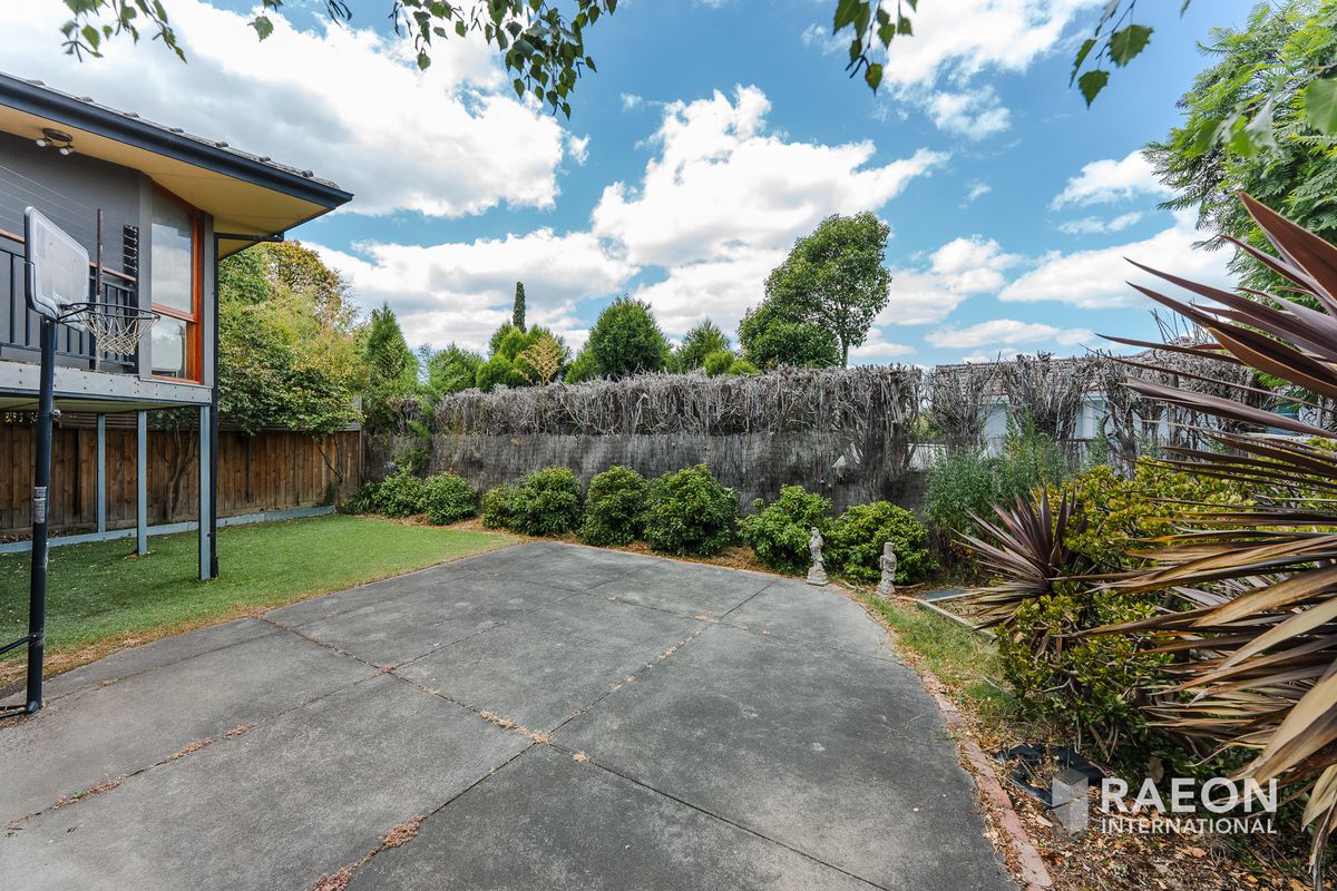77 Mountain View Road, Balwyn North