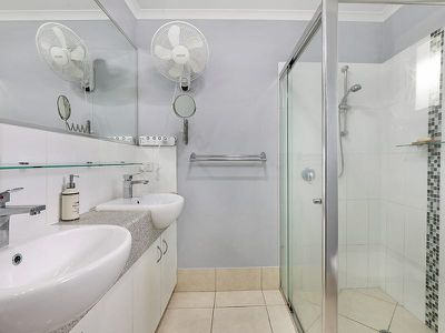 2 / 30 Karawatha Drive, Mountain Creek