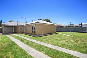 384 Dale Crescent, Lavington