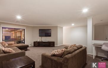 10 Castle Court, Beaconsfield