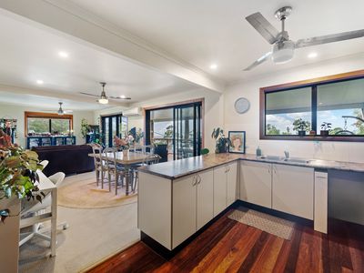 Upstairs Unit / 79 Balmoral Road, Montville