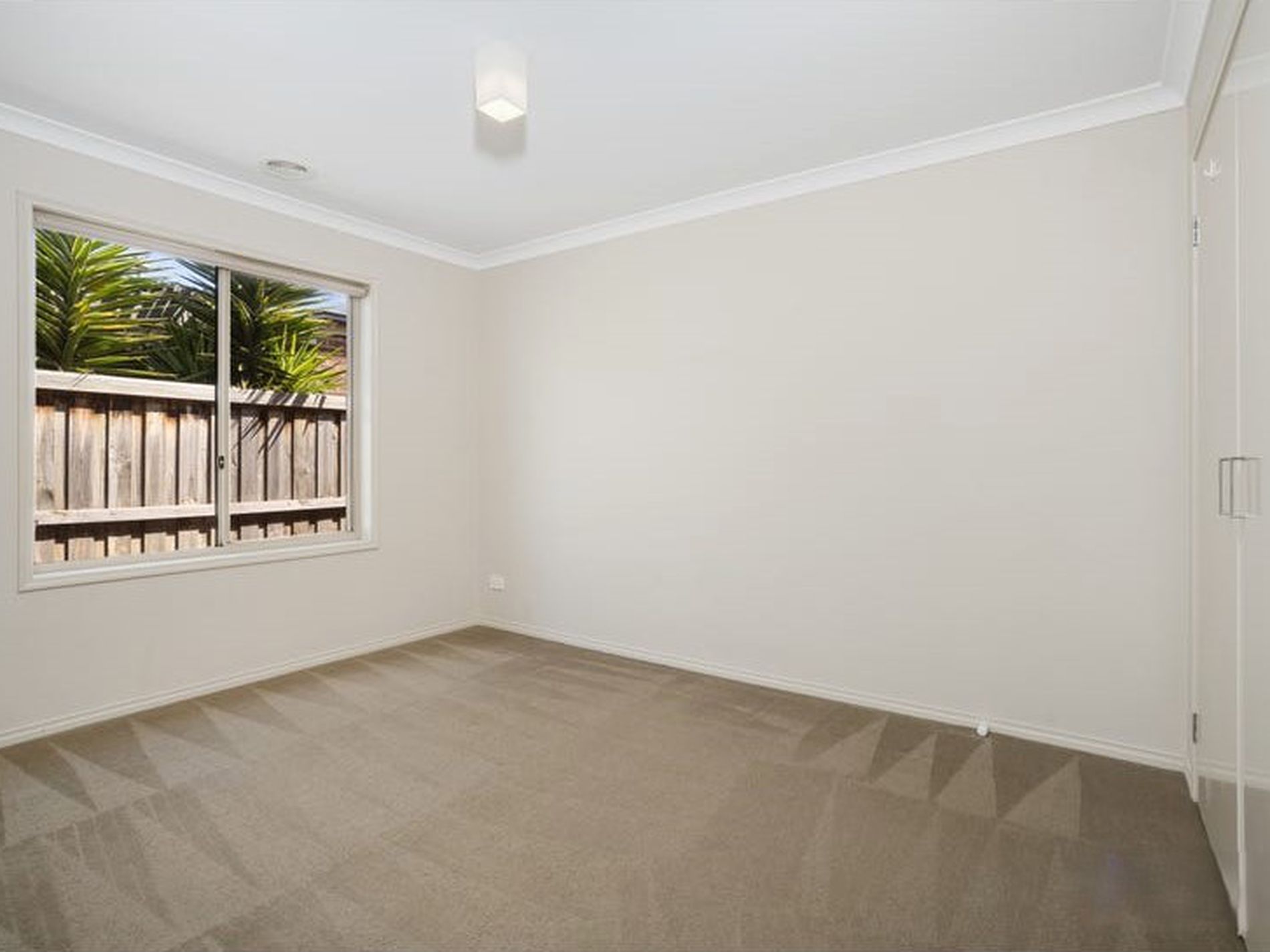 6 Ebbtide Drive, Leopold