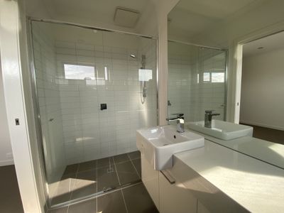 6 Nostrand Walk, Point Cook