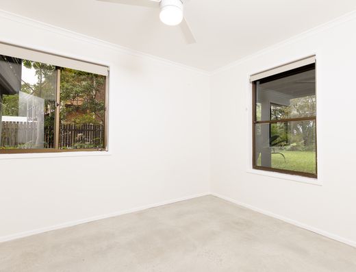 Old Tewantin, river access, shared Jetty, bushland setting! image 11