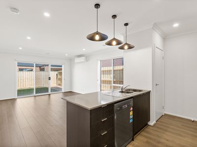 42 Skipper Avenue, Lara