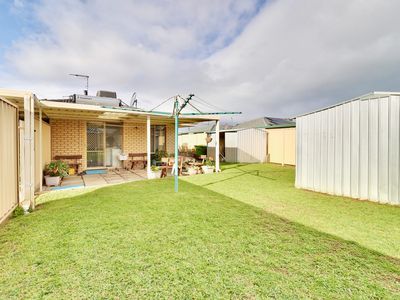 8 Maitland Cl, Cooloongup