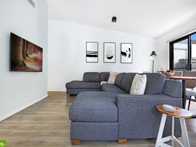 4 / 1 Hingston Close, Lake Heights