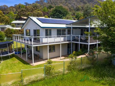 2 Marum Court, Tawonga South