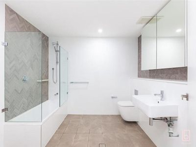 1107/25 Mann Street, Gosford