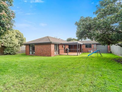 4 Orsett Court, Carrum Downs