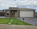 32 Laurence Way, Tarneit