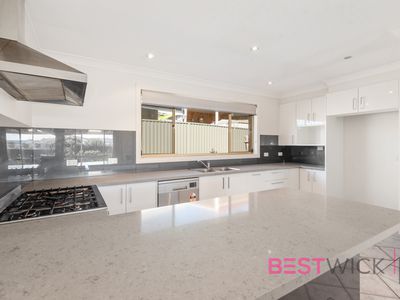 9 Country Way, Abercrombie