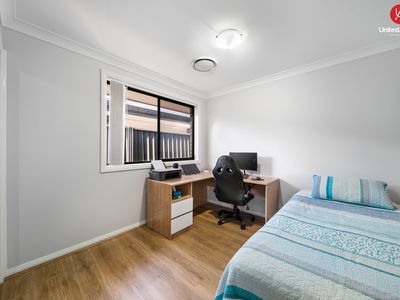 32A Hinton Loop, Oran Park