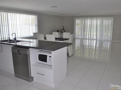 13 Azure Avenue, Dubbo